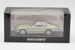 Aston Martin DBS Silbergrün Metallic Minichamps 1:43 400137600 Metall — Bild 4 von 4