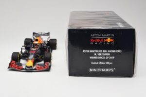 Aston Martin Red Bull Racing RB15 #33 M. Verstappen Winner Brazil GP 2019 Minichamps 1:18 110191933 Metall — Bild 6 von 6
