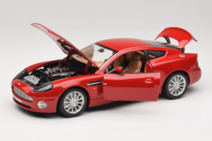 Aston Martin V12 Vanquish Rot Bburago 1:18 33334063 Metall — Bild 2 von 8