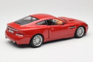 Aston Martin V12 Vanquish Rot Bburago 1:18 34063 Metall — Bild 3 von 8