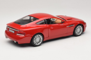 Aston Martin V12 Vanquish Rot Bburago 1:18 33334063 Metall — Bild 3 von 8