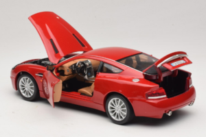 Aston Martin V12 Vanquish Rot Bburago 1:18 33334063 Metall — Bild 5 von 8
