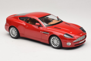 Aston Martin V12 Vanquish Rot Bburago 1:18 33334063 Metall — Bild 6 von 8