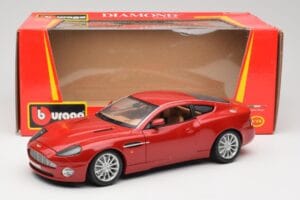 Aston Martin V12 Vanquish Rot Bburago 1:18 34063 Metall — Bild 8 von 8