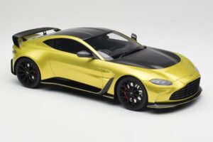 Aston Martin V12 Vantage Final Edition Cosmopolitan Yellow TopSpeed 1:18 TS0453 Metall — Bild 4 von 6