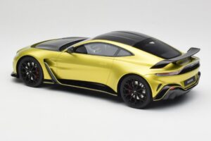 Aston Martin V12 Vantage Final Edition Cosmopolitan Yellow TopSpeed 1:18 TS0453 Metall — Bild 5 von 6