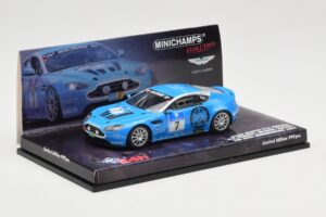 Aston Martin V12 Vantage #7 U. Bez / Porritt / R. Meaden / Mathai 24 Hours Nurburgring 2009 Minichamps 1:43 437091307 Metall — Bild 2 von 4