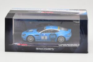 Aston Martin V12 Vantage #7 U. Bez / Porritt / R. Meaden / Mathai 24 Hours Nurburgring 2009 Minichamps 1:43 437091307 Metall — Bild 4 von 4