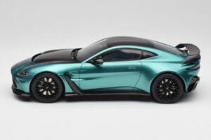 Aston Martin V12 Vantage Racing Green GT Spirit 1:18 GT922 Resin — Bild 3 von 6