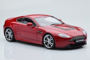 Aston Martin V12 Vantage Rot AUTOart 1:18 70208 Metall — Bild 6 von 8