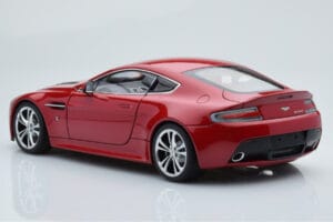 Aston Martin V12 Vantage Rot AUTOart 1:18 70208 Metall — Bild 7 von 8