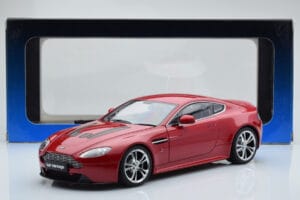Aston Martin V12 Vantage Rot AUTOart 1:18 70208 Metall — Bild 8 von 8