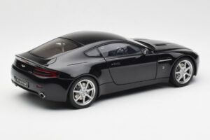 Aston Martin V8 Vantage Onyx Schwarz AUTOart 1:18 70202 Metall — Bild 3 von 8