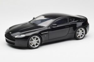 Aston Martin V8 Vantage Onyx Schwarz AUTOart 1:18 70202 Metall
