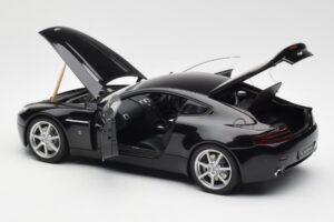 Aston Martin V8 Vantage Onyx Schwarz AUTOart 1:18 70202 Metall — Bild 5 von 8