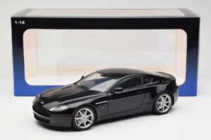 Aston Martin V8 Vantage Onyx Schwarz AUTOart 1:18 70202 Metall — Bild 8 von 8