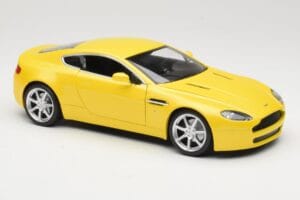 Aston Martin V8 Vantage Gelb Hot Wheels 1:18 G7159 Metall — Bild 6 von 8
