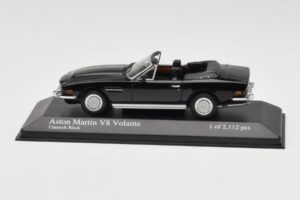 Aston Martin V8 Volante Schwarz Minichamps 1:43 400137730 Metall