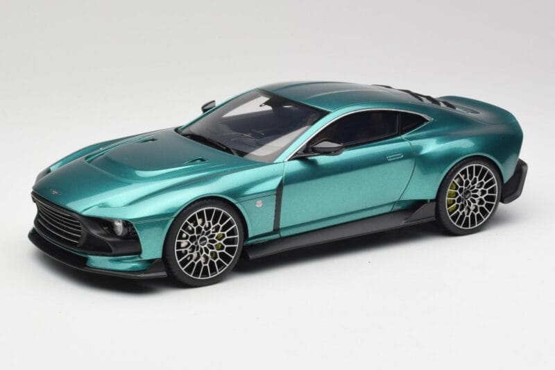 Aston Martin Valour Racing Green GT Spirit 1:18 GT480 Resin