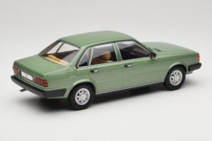 Audi 80 B2 Grün MCG 1:18 MCG18525 Metall — Bild 2 von 6