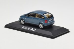 Audi A2 Blue Metallic Minichamps 1:43 20022200748005 Metall — Bild 3 von 4