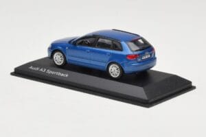 Audi A3 8P Sportback Mauritius Blue Minichamps 1:43 5010403033 Metall — Bild 3 von 4