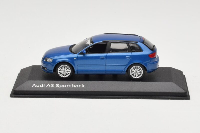 Audi A3 8P Sportback Mauritius Blue Minichamps 1:43 5010403033 Metall