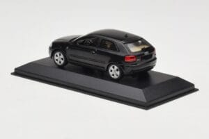 Audi A3 8P Black Metallic Minichamps 1:43 12000 Metall — Bild 3 von 4