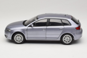 Audi A3 8P Sportback Light Blue Metallic Kyosho 1:18 5010403025 Metall — Bild 4 von 8