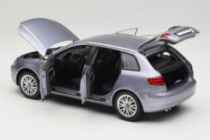 Audi A3 8P Sportback Light Blue Metallic Kyosho 1:18 5010403025 Metall — Bild 5 von 8