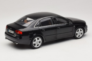 Audi A4 B6 3.2 Quattro Schwarz Minichamps 1:18 5010404125 Metall — Bild 3 von 8