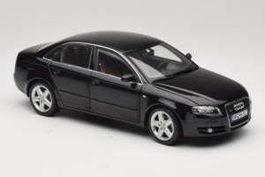 Audi A4 B6 3.2 Quattro Schwarz Minichamps 1:18 5010404125 Metall — Bild 6 von 8