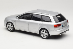 Audi A4 B7 3.2 Quattro Avant Silber Minichamps 1:18 5010404215 Metall — Bild 7 von 8