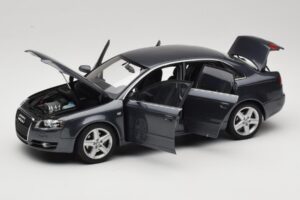 Audi A4 B7 Grau Metallic Minichamps 1:18 100014400 Metall — Bild 2 von 8