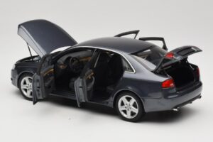 Audi A4 B7 Grau Metallic Minichamps 1:18 100014400 Metall — Bild 5 von 8
