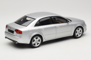 Audi A4 B7 Silber Minichamps 1:18 100014402 Metall — Bild 3 von 8