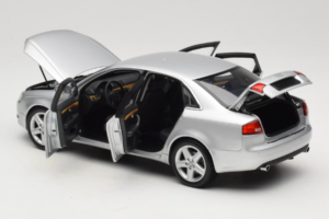 Audi A4 B7 Silber Minichamps 1:18 100014402 Metall — Bild 5 von 8