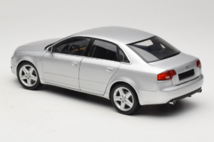 Audi A4 B7 Silber Minichamps 1:18 100014402 Metall — Bild 7 von 8