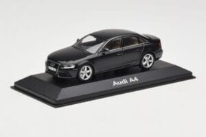 Audi A4 B8 3.2 Quattro Phantom Black Minichamps 1:43 5010704133 Metall — Bild 2 von 4