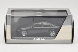Audi A4 B8 3.2 Quattro Phantom Black Minichamps 1:43 5010704133 Metall — Bild 4 von 4