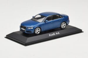 Audi A4 B8 3.2 Quattro Aruba Blue Minichamps 1:43 5010704123 Metall — Bild 2 von 4