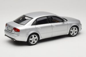 Audi A4 B8 3.2 Quattro Silber Minichamps 1:18 5010404115 Metall — Bild 3 von 8