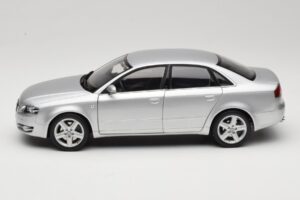 Audi A4 B8 3.2 Quattro Silber Minichamps 1:18 5010404115 Metall — Bild 4 von 8