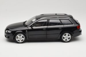 Audi A4 B8 Avant 3.2 Quattro Schwarz Minichamps 1:18 5010404225 Metall — Bild 4 von 8