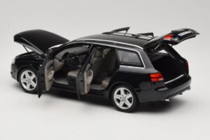Audi A4 B8 Avant 3.2 Quattro Schwarz Minichamps 1:18 5010404225 Metall — Bild 5 von 8