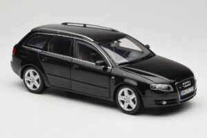 Audi A4 B8 Avant 3.2 Quattro Schwarz Minichamps 1:18 5010404225 Metall — Bild 6 von 8