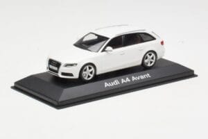 Audi A4 B8 Avant Ibis White Minichamps 1:43 5010804213 Metall — Bild 2 von 4