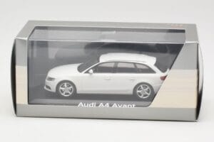 Audi A4 B8 Avant Ibis White Minichamps 1:43 5010804213 Metall — Bild 4 von 4
