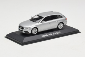 Audi A4 B8 Avant Ice Silver Minichamps 1:43 5011204213-R1 Metall — Bild 2 von 4