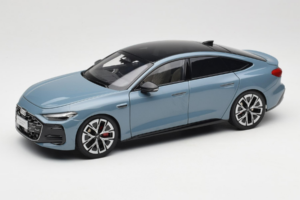 Audi A5L Sportback Graubläulich OEM 1:18 ZAM60004B Metall